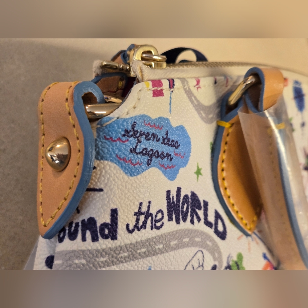 Run Disney Dooney & Bourke 2014 Walt Disney World Marathon Crossbody Purse Nwt - Picture 5 of 16